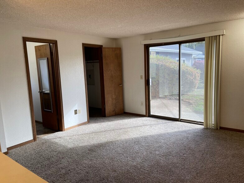 Mstr Bdrm & rear yard - 11923 Canyon Rd E