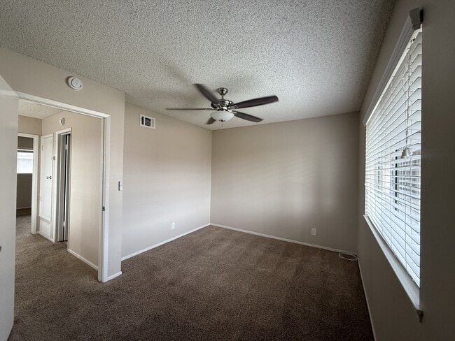 Building Photo - 183 Southampton Way