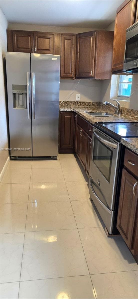 Building Photo - 2228 Polk St