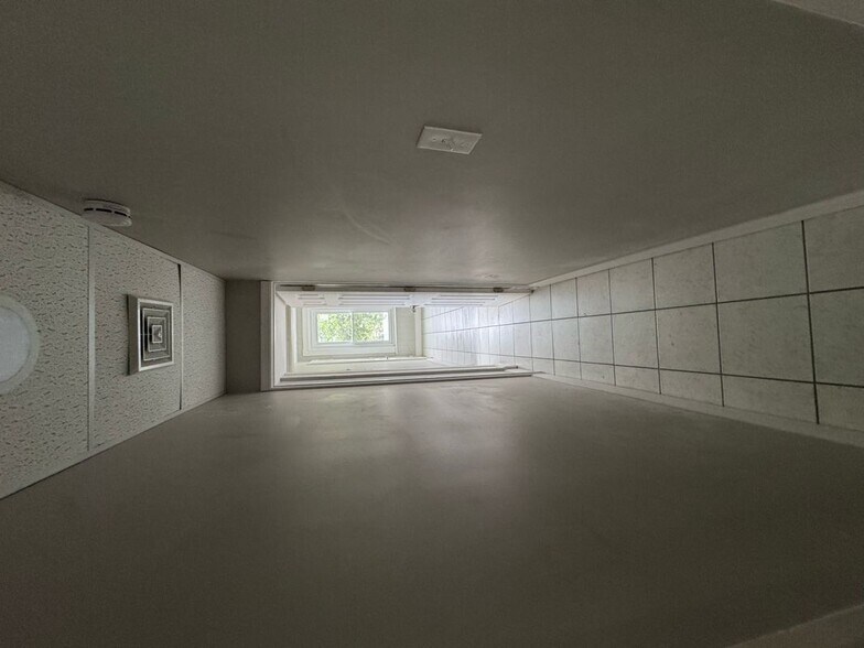 Building Photo - 241 N 4th St