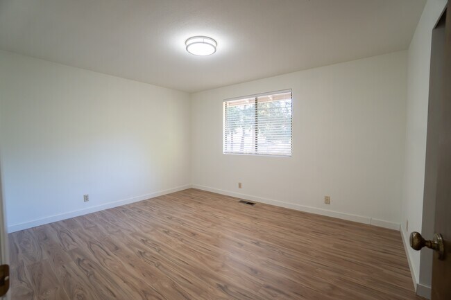 Building Photo - 16255 NE 165th St