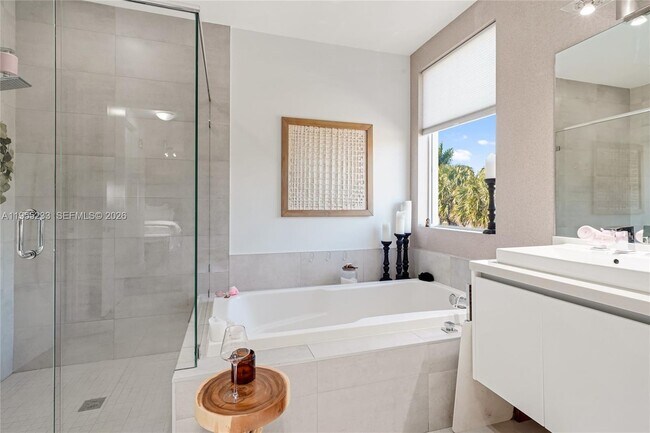 Building Photo - 7515 NW 99th Ave