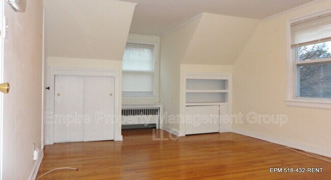 Building Photo - 225 S Allen St