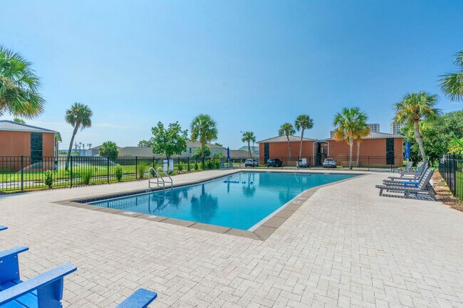 Building Photo - 4000 Gulf Terrace Dr