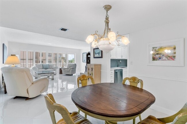 Building Photo - 3850 Galt Ocean Dr