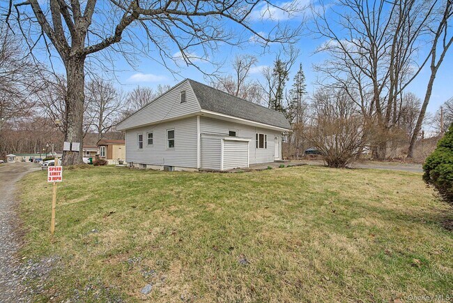 Building Photo - 2585 State Rte 55