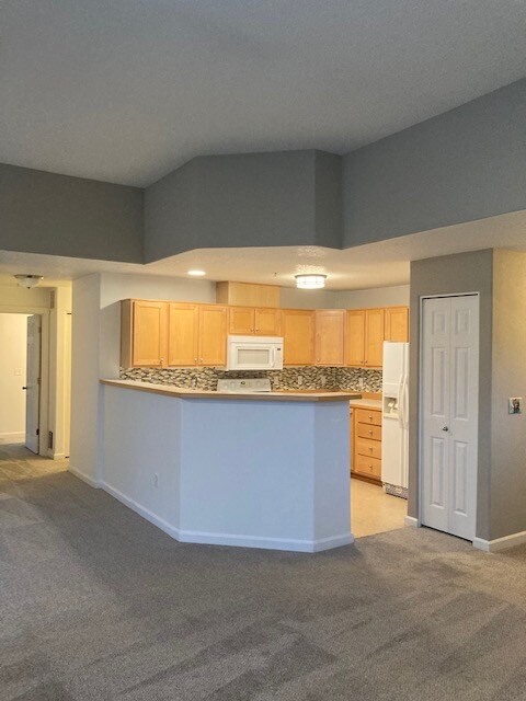 Building Photo - 14735 SW Sandhill Loop