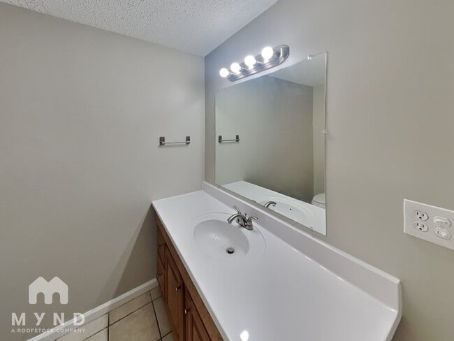 Building Photo - 6659 Rosetree Dr