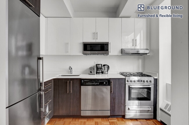 Building Photo - 360 W 34th St.