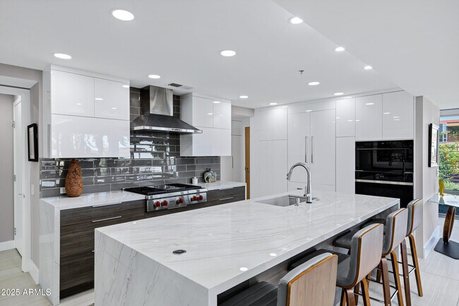 Building Photo - 7137 E Rancho Vista Dr