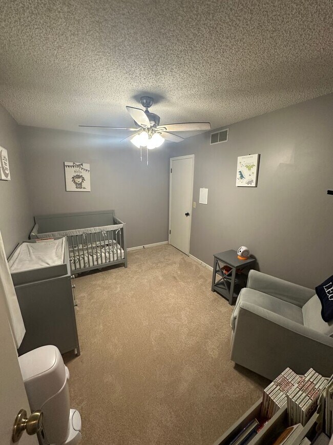 Building Photo - Beautiful 3 Bedroom Home ! Near Mcconnell ...