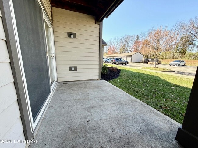 Building Photo - 10504 Southern Meadows