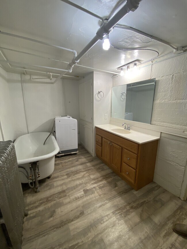 Building Photo - 525 S Lafayette