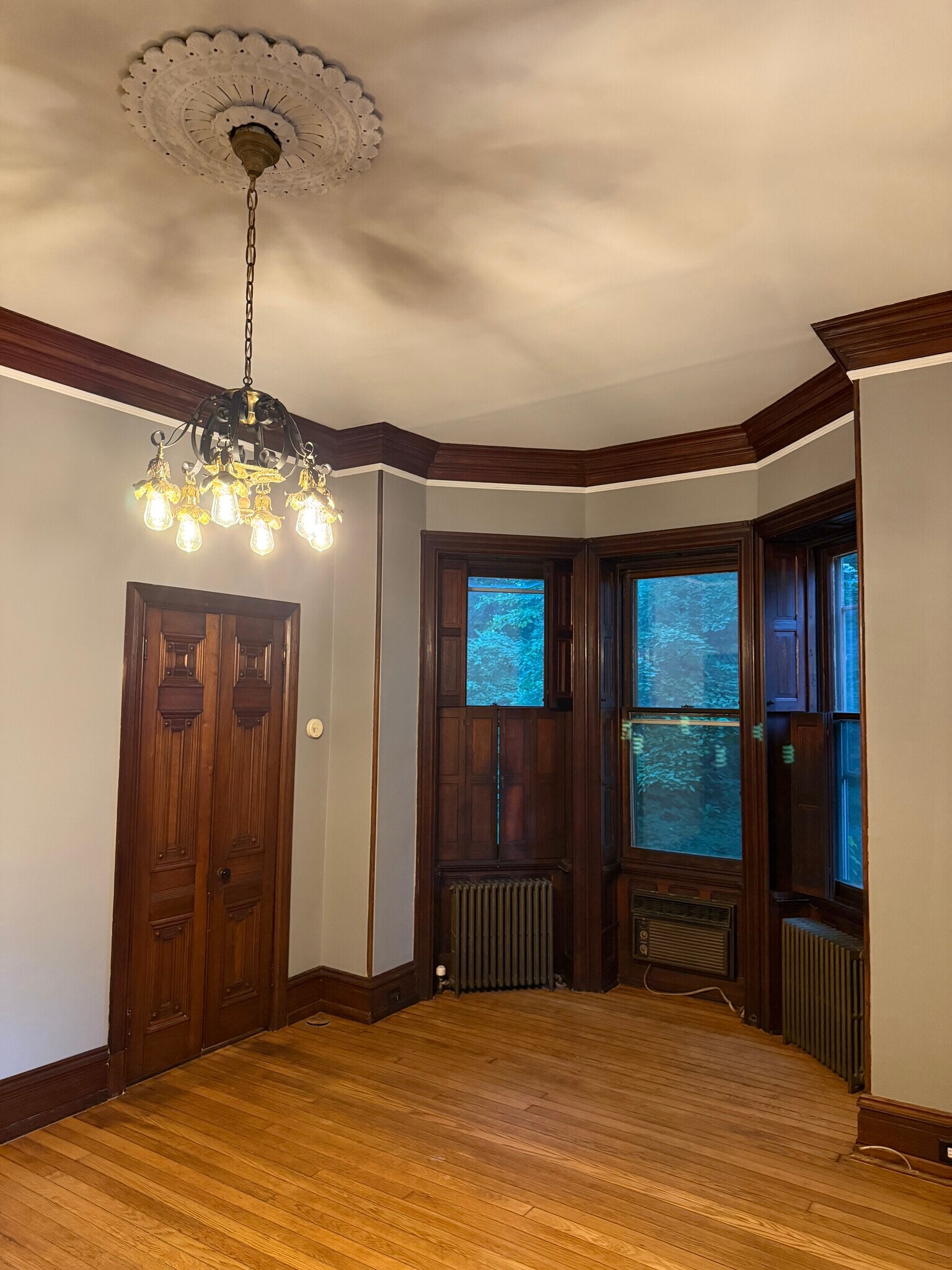 Building Photo - 38 E Penn St