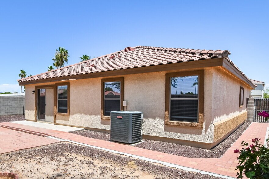 Building Photo - 1006 S Clancy Cir