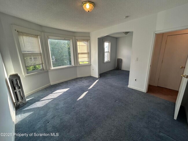 Building Photo - 1180 W Elm St