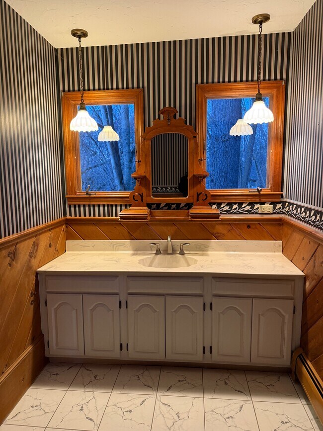 Building Photo - 75 Pine St