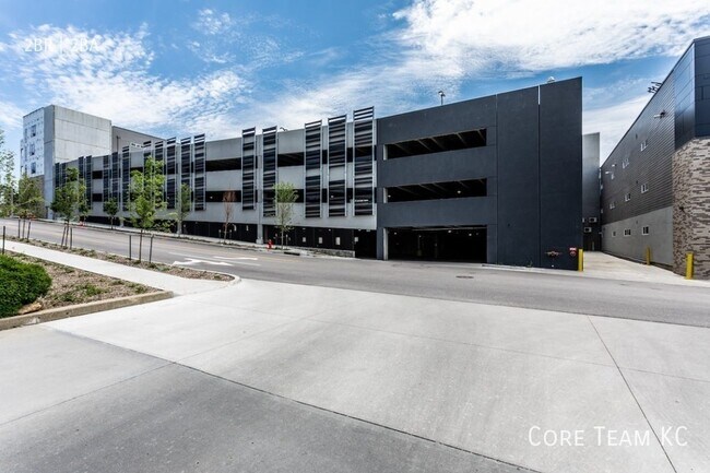 Building Photo - 2705 McGee Trafficway