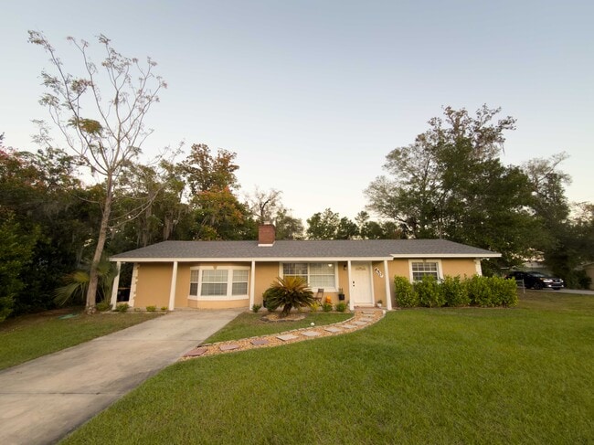 Building Photo - 650 S Park Ave