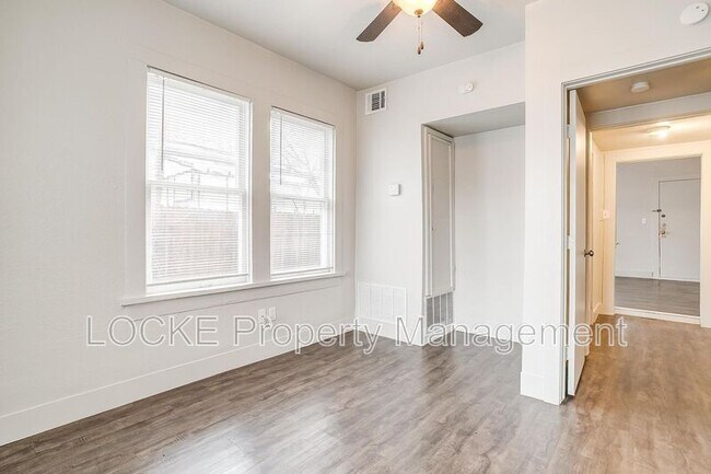 Building Photo - 1411 6th Ave