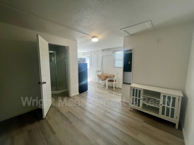 Building Photo - 3716 Cedarwood Dr