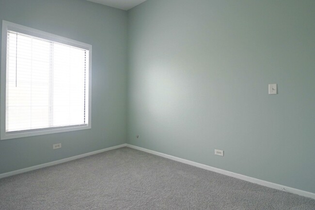Building Photo - 1520 Commodore Ln