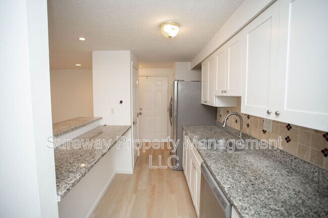Building Photo - 142 Kenwood Dr
