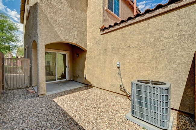 Building Photo - Southern Terrace Single Family Home
