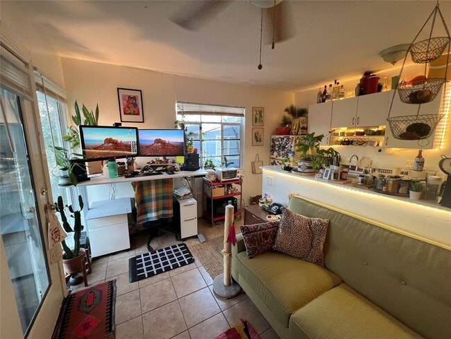 Building Photo - 3318 Hemlock Ave