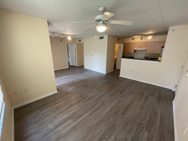Building Photo - 4220 San Marino Blvd