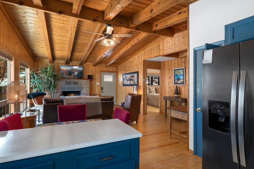 Building Photo - 402 4th St