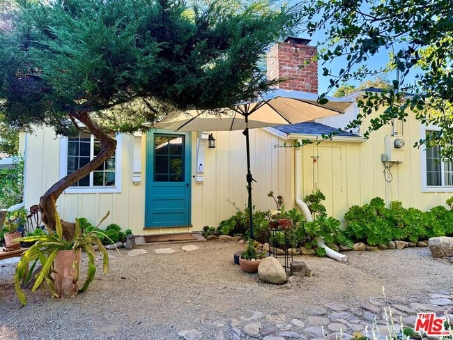 Building Photo - 314 W Aliso St