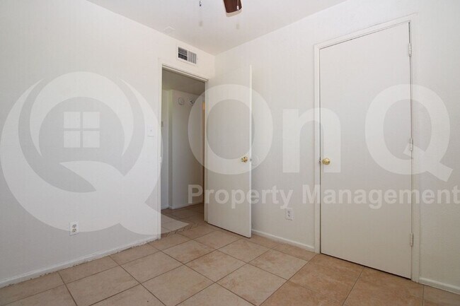 Building Photo - 518 W 14th St