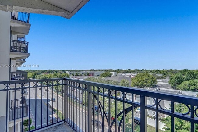 Building Photo - 301 Altara Ave