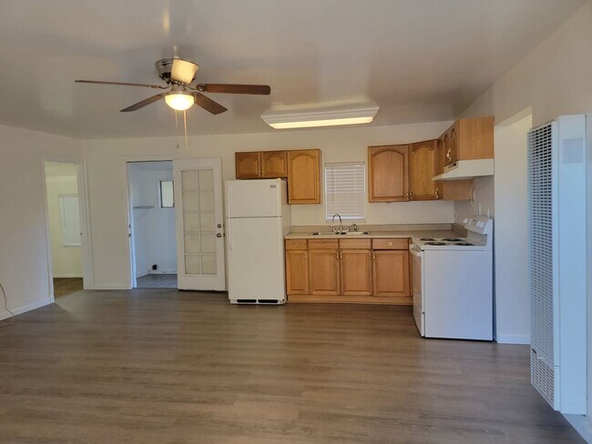 Building Photo - 2 Bedroom 1 Bathroom House Near Caldwell Park