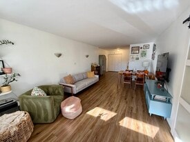 Building Photo - 444 Bedford St