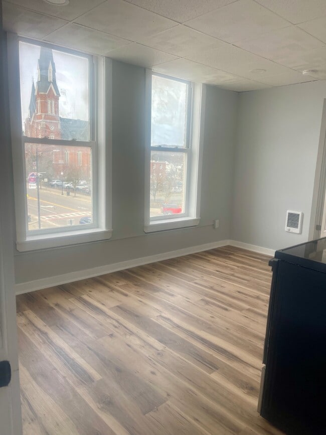 Building Photo - 43-45-45 N Broad St