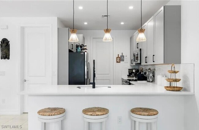 Building Photo - 7578 Rockefeller Dr