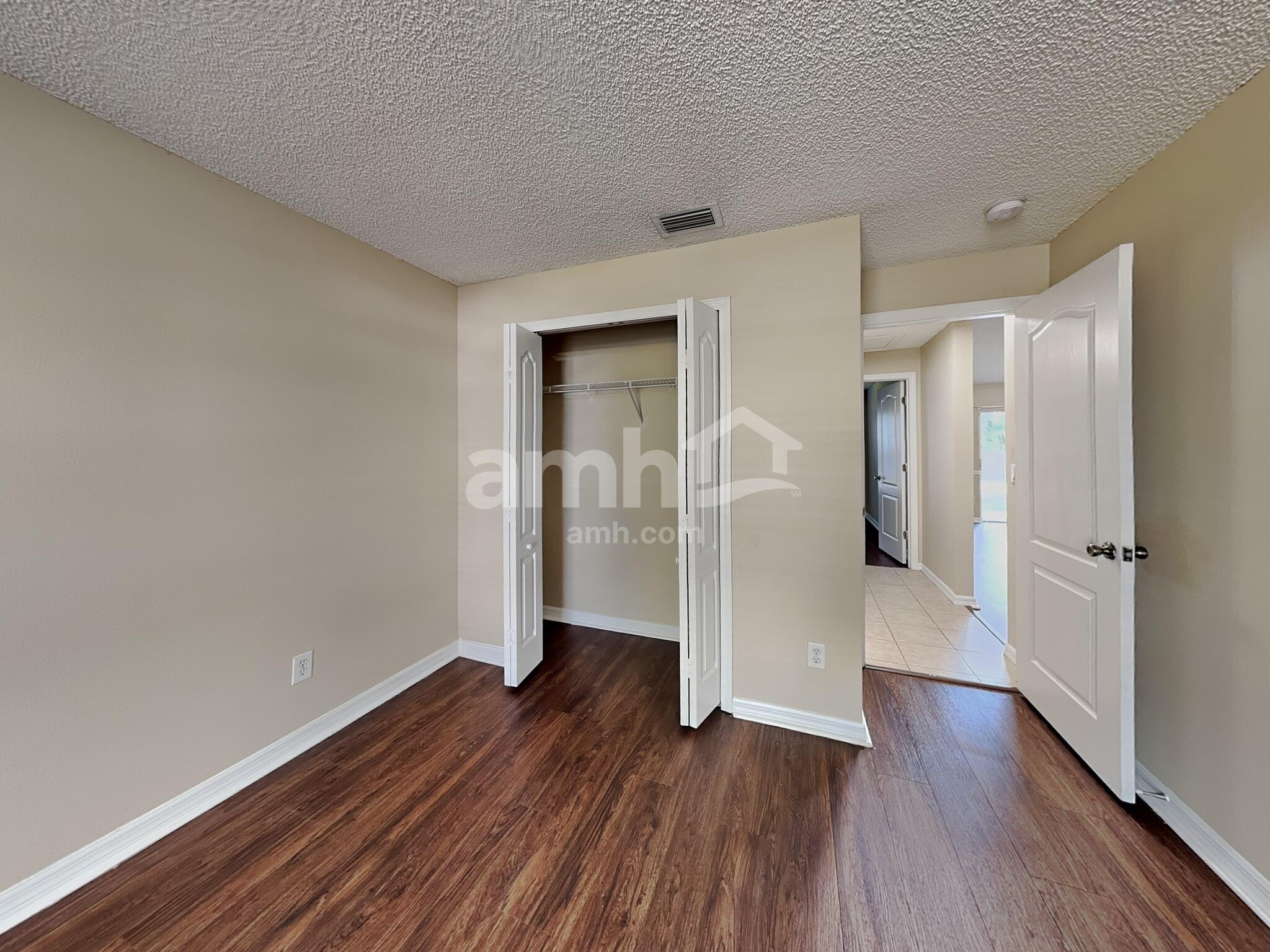 Building Photo - 632 Delmonico St NE