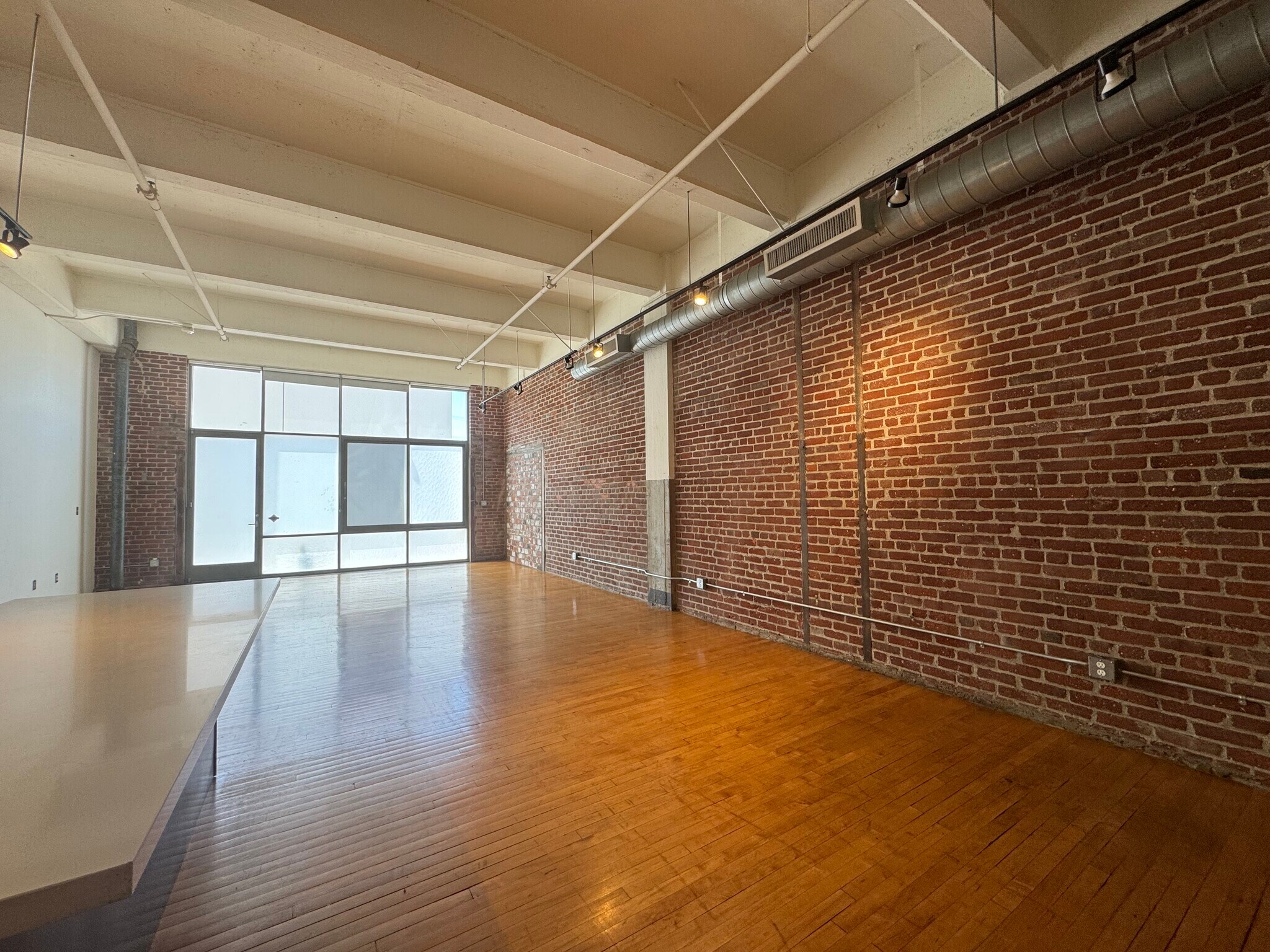 Building Photo - 1850 E Industrial St