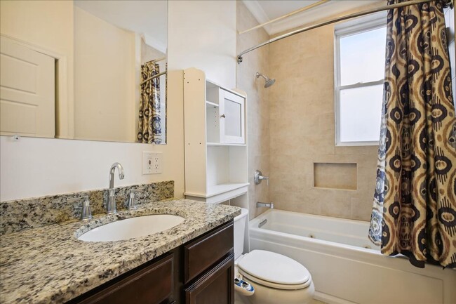 Building Photo - Pet Friendly Luxury DC TH - 3 bed +  3.5 B...