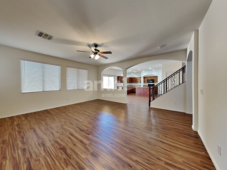 Building Photo - 17658 W Bloomfield Rd