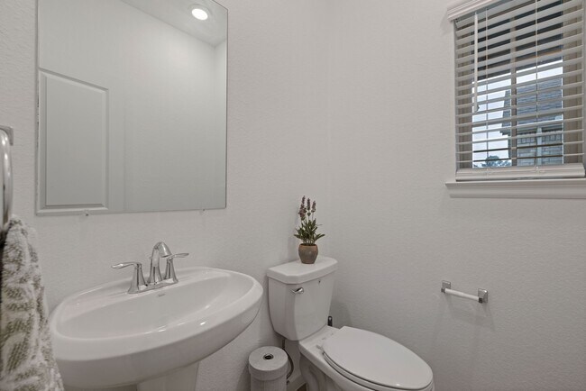 Building Photo - 18323 Tiger Flowers Dr