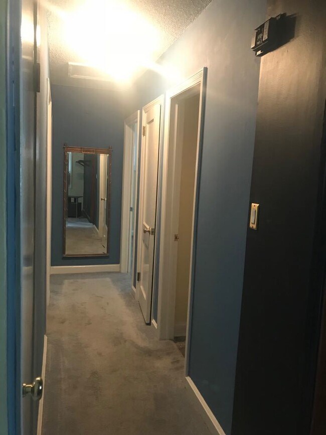 Building Photo - Move in Ready!!