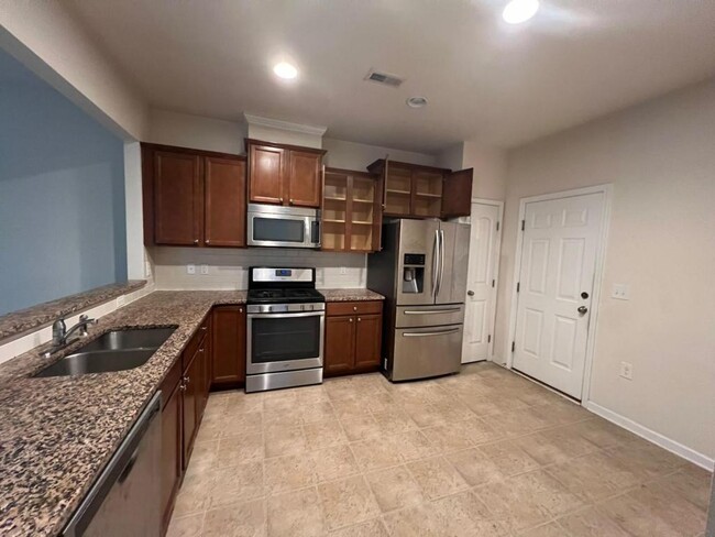 Building Photo - 409 Chanson Dr