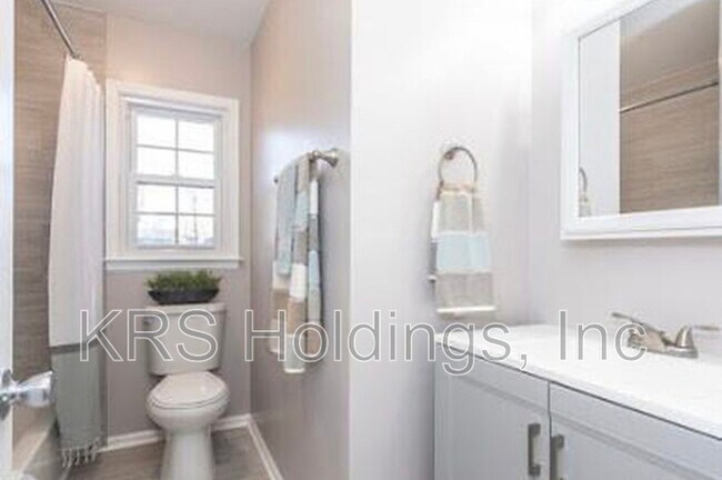 Building Photo - 10913 Drayton Rd