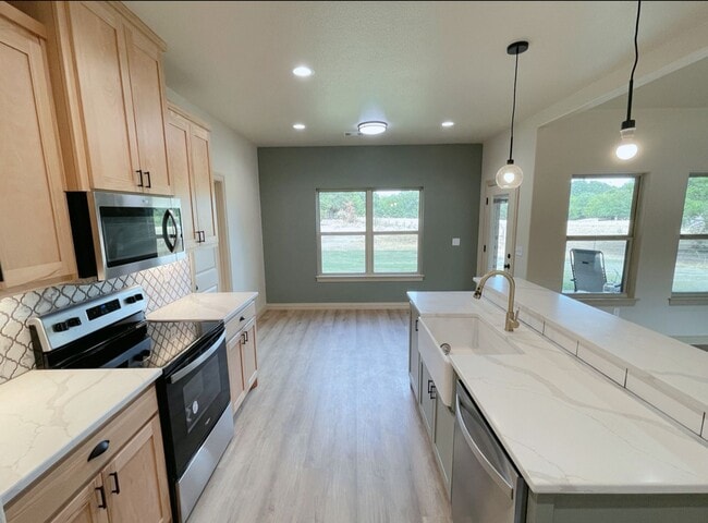 Building Photo - Private 2-Acre Retreat | Custom Home | Gat...
