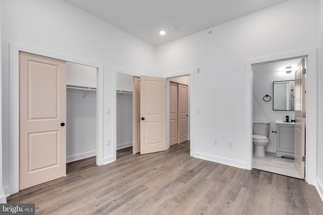 Building Photo - 927 N 42nd St