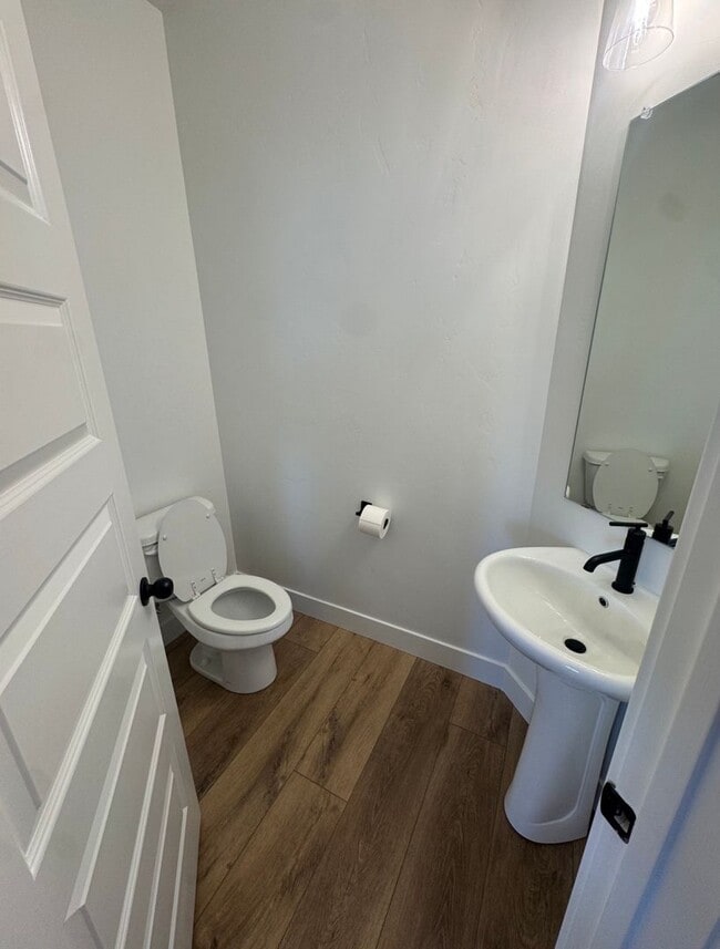 Building Photo - RES_VANDERWATT_866