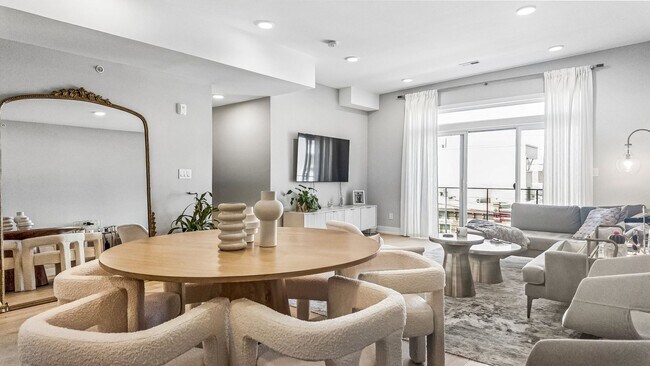 Building Photo - Luxury Fishtown Apartment With Parking!